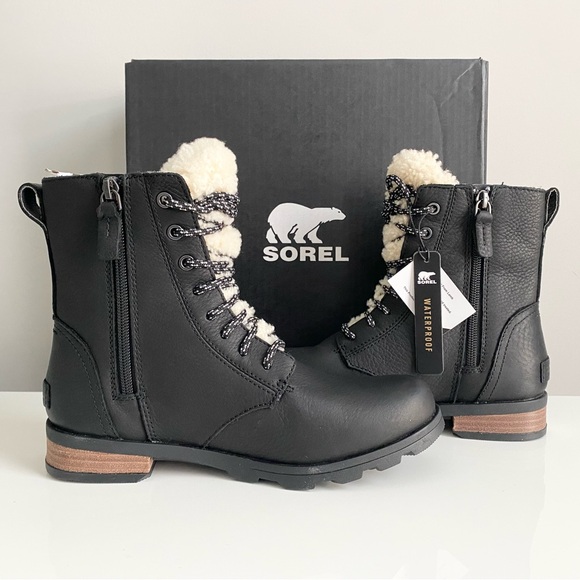 NEW Sorel Emelie Shearling Short Lace Up Cozy Black White Fur Boots Shoes Sz 6.5 - Picture 7 of 15